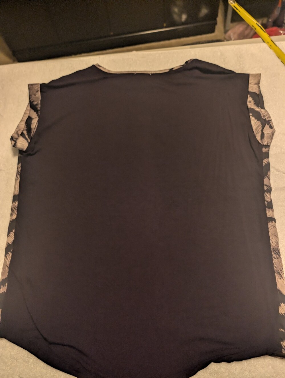 Carmen Marc Valvo Taupe and Black Zebra-Striped Short Sleeve Blouse - Picture 7 of 9